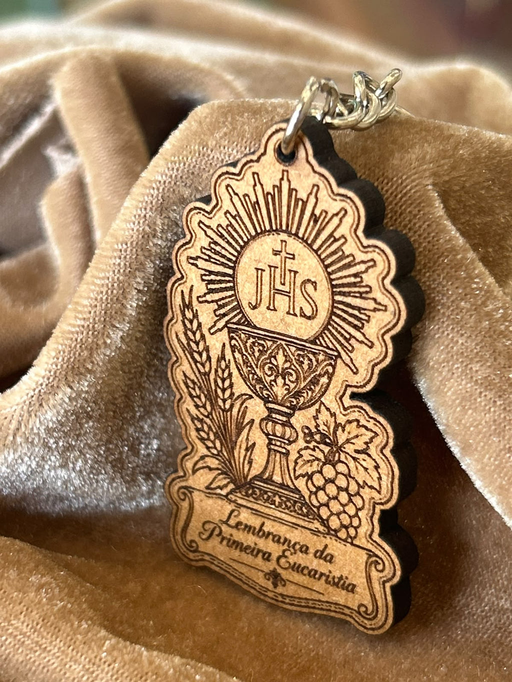 Chaveiro Lembrancinha de Primeira Comunhão em Madeira