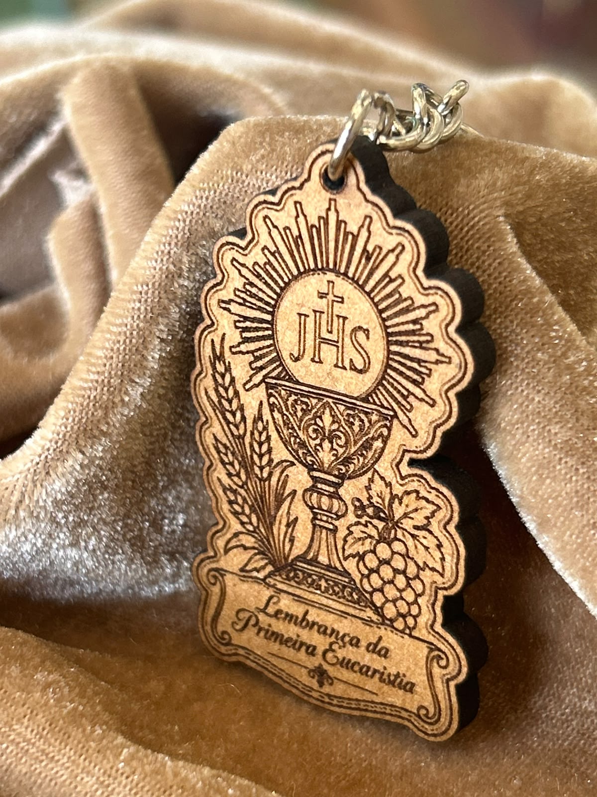 Chaveiro Lembrancinha de Primeira Comunhão em Madeira