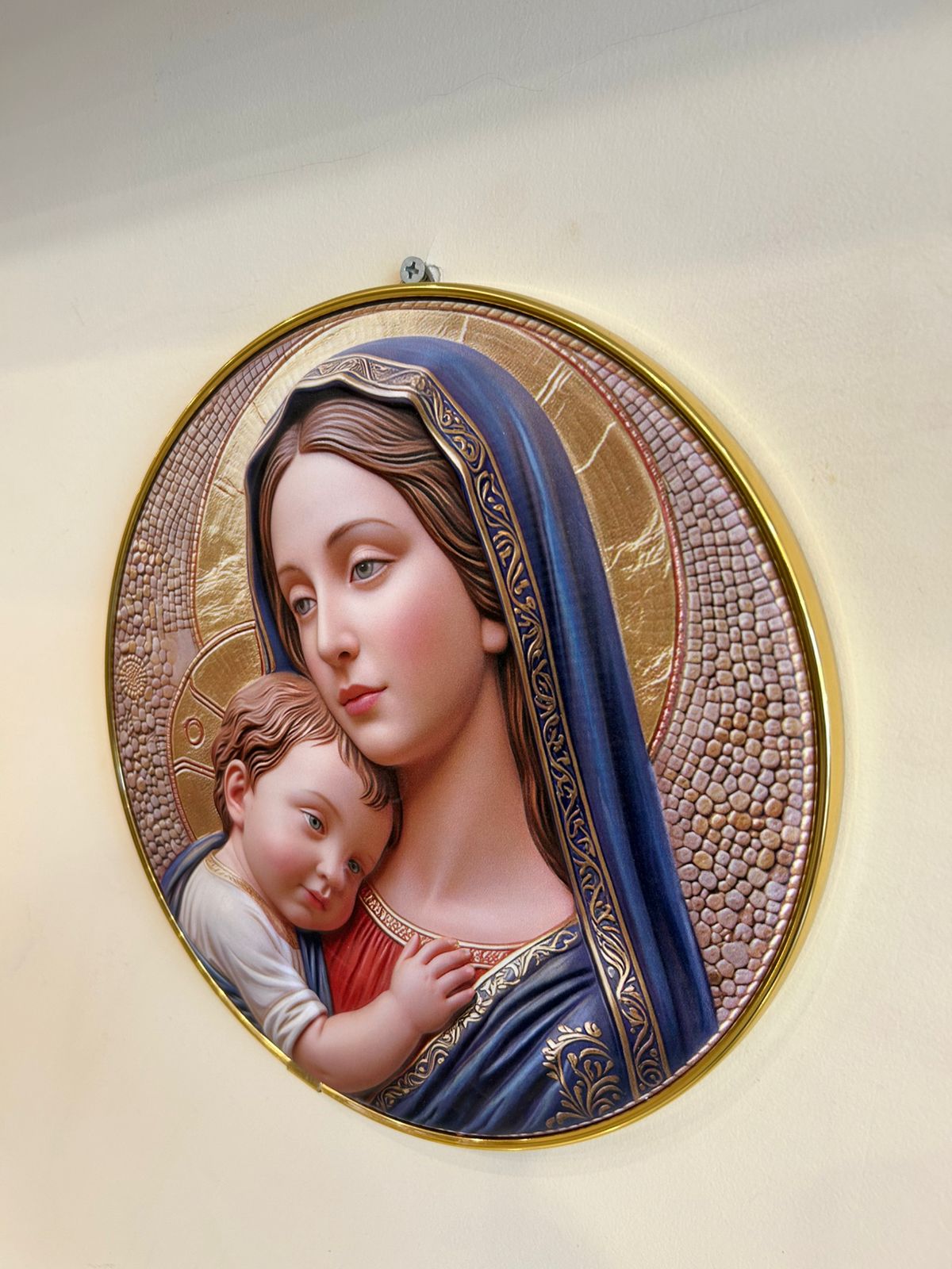 Virgem Maria com Jesus Relevo em Resina