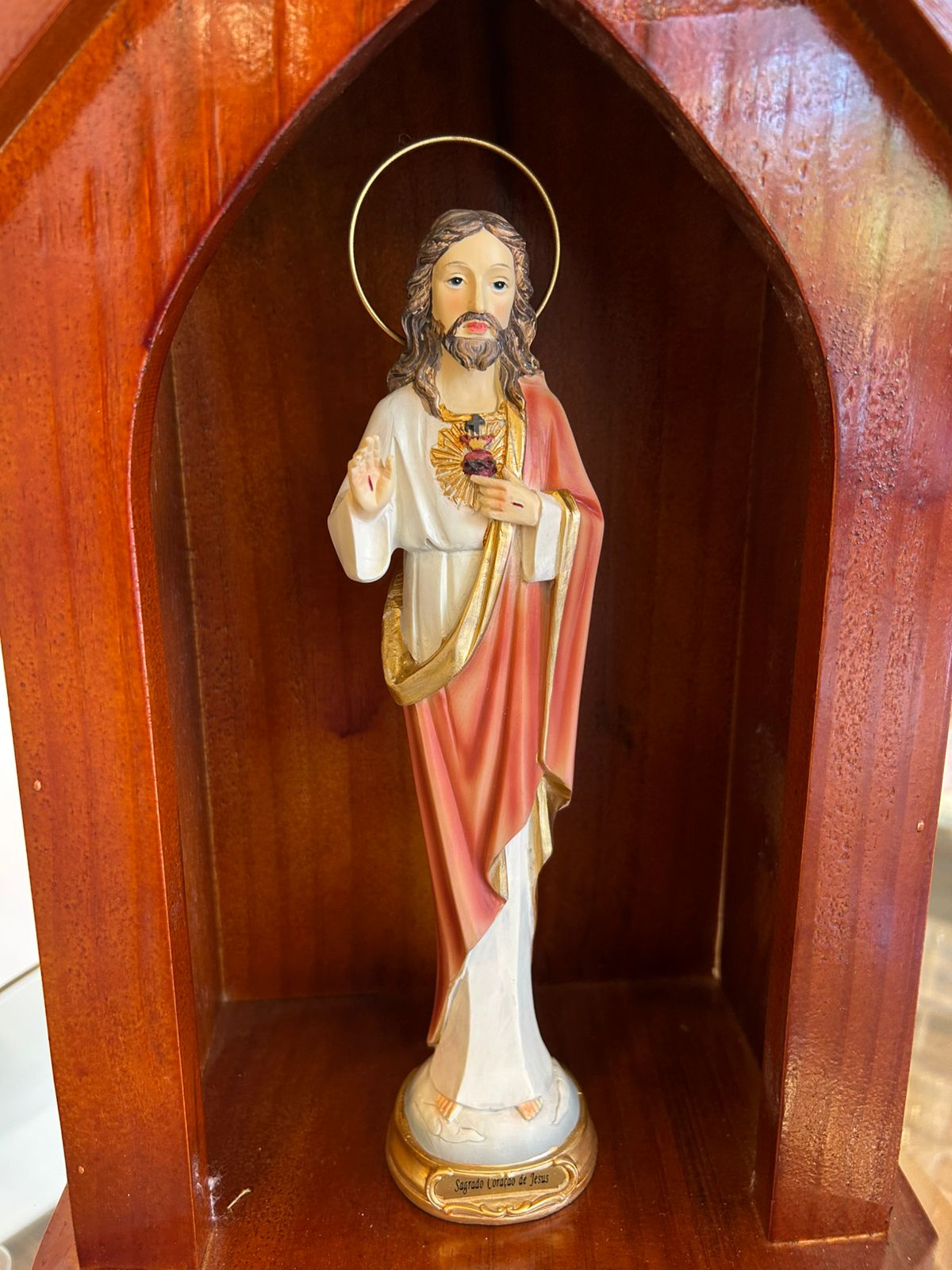 Sagrado Coração de Jesus - imagem no oratório de madeira