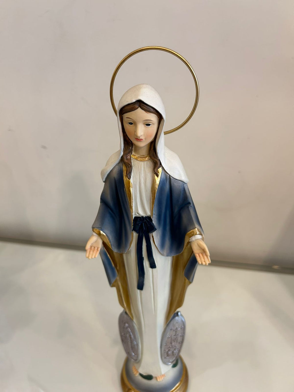 Nossa Senhora das Graças - detalhe do rosto e auréola