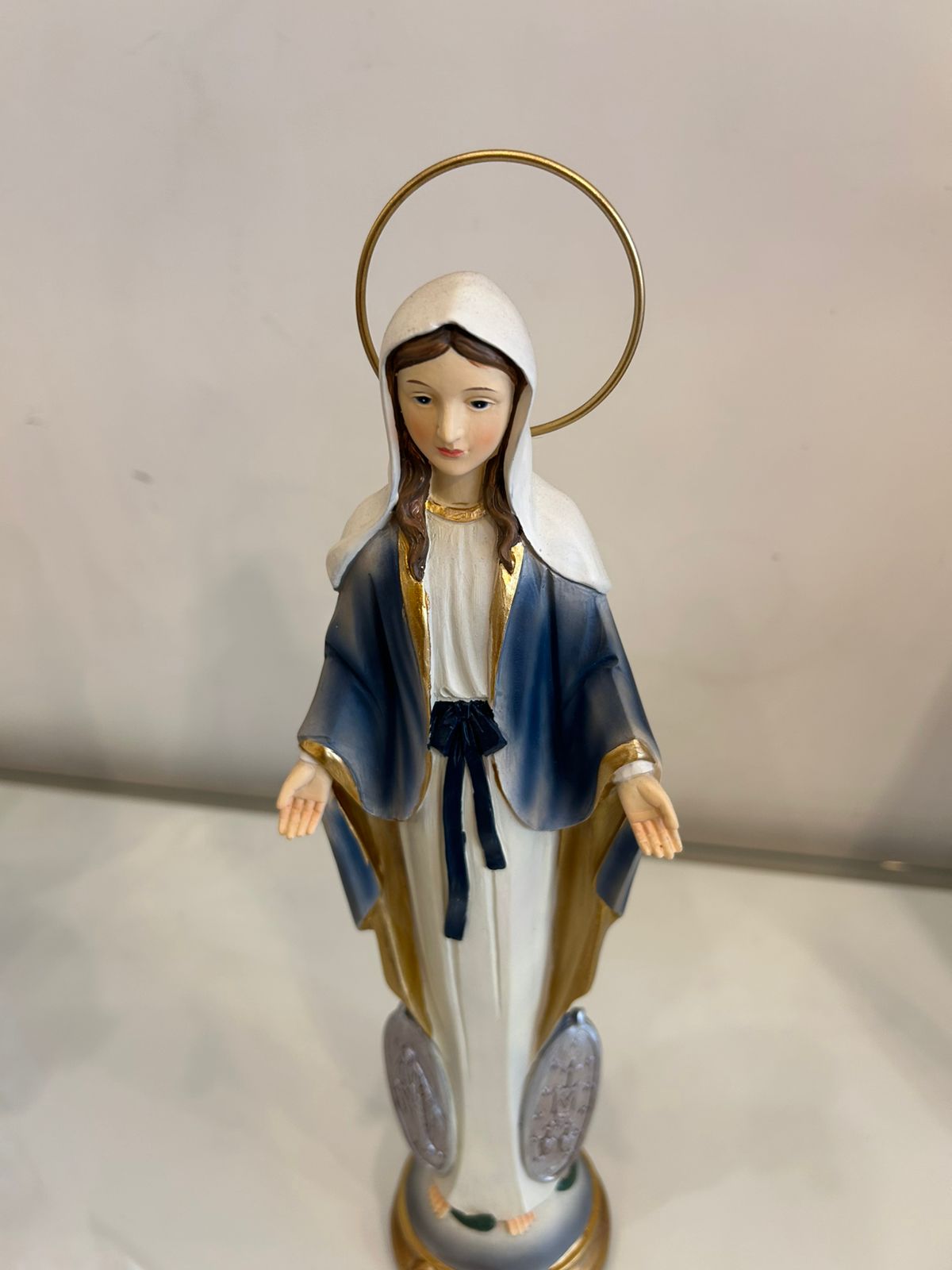 Nossa Senhora das Graças - detalhe do rosto e auréola